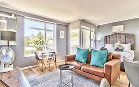 Beautiful studio in convenient Green Point